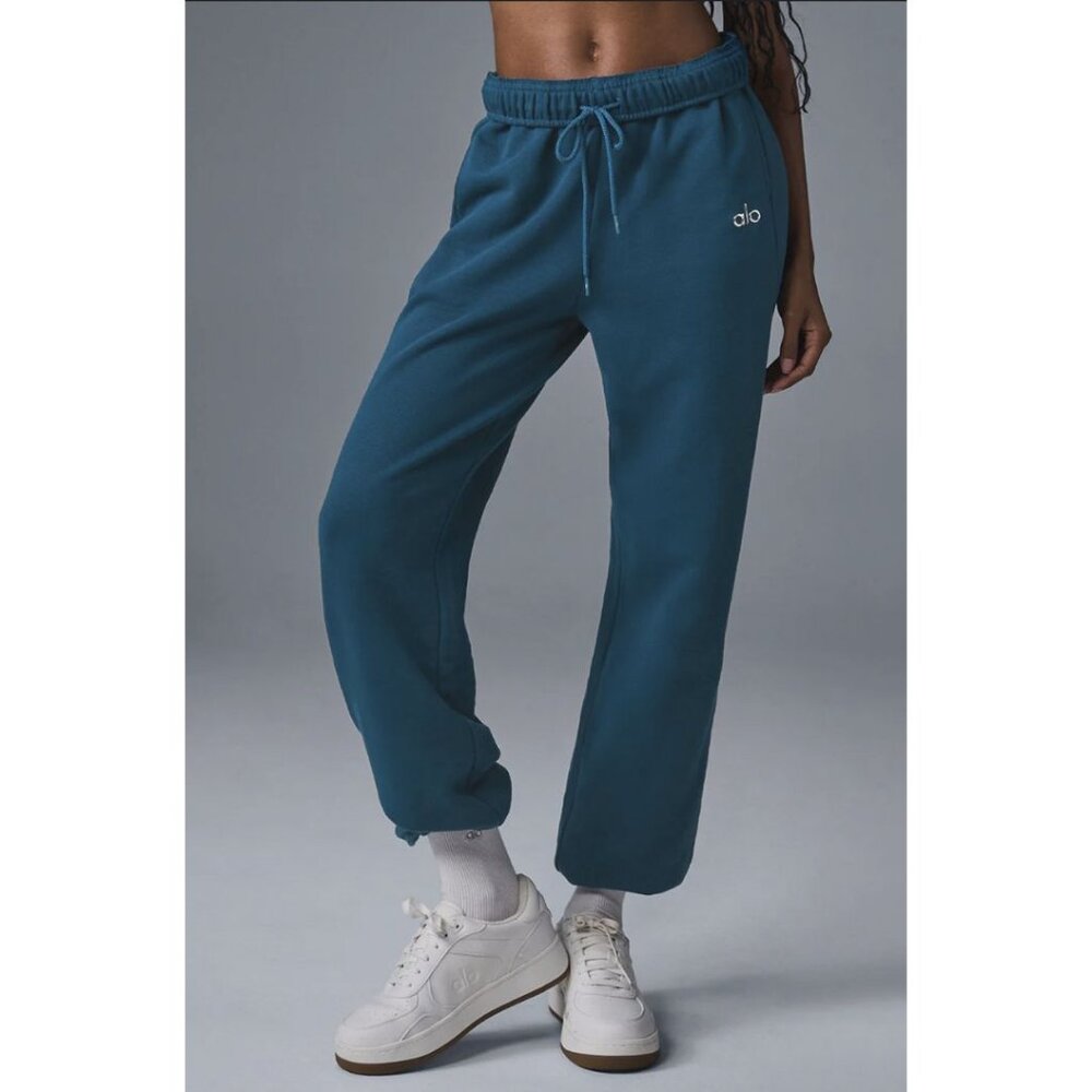 NWT Alo Yoga Accolade Sweat Pant in Eclipse Blue - Size XXS